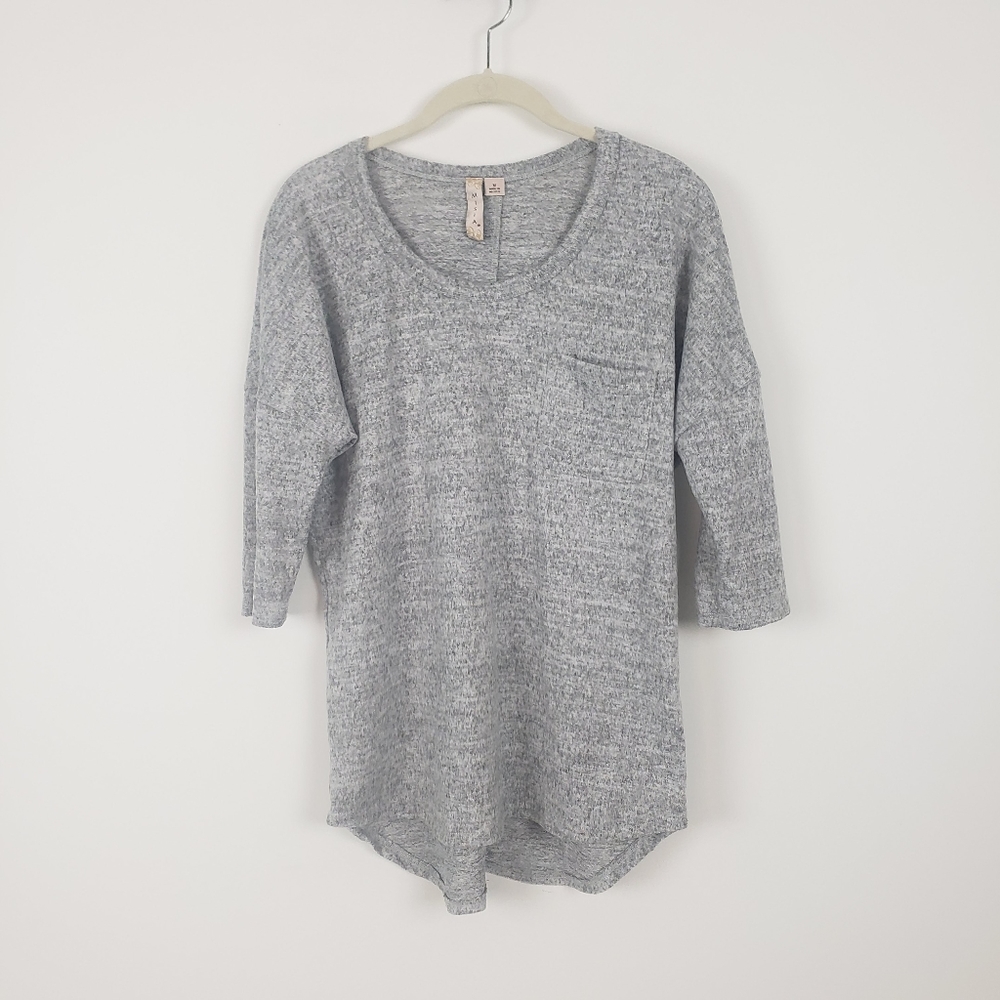 MISIA Gray Long Tunic w/ Buttons Down Back Sz Med